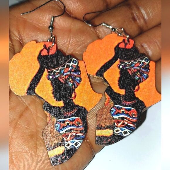 Fun bohemian African dangle earrings - Picture 5 of 7
